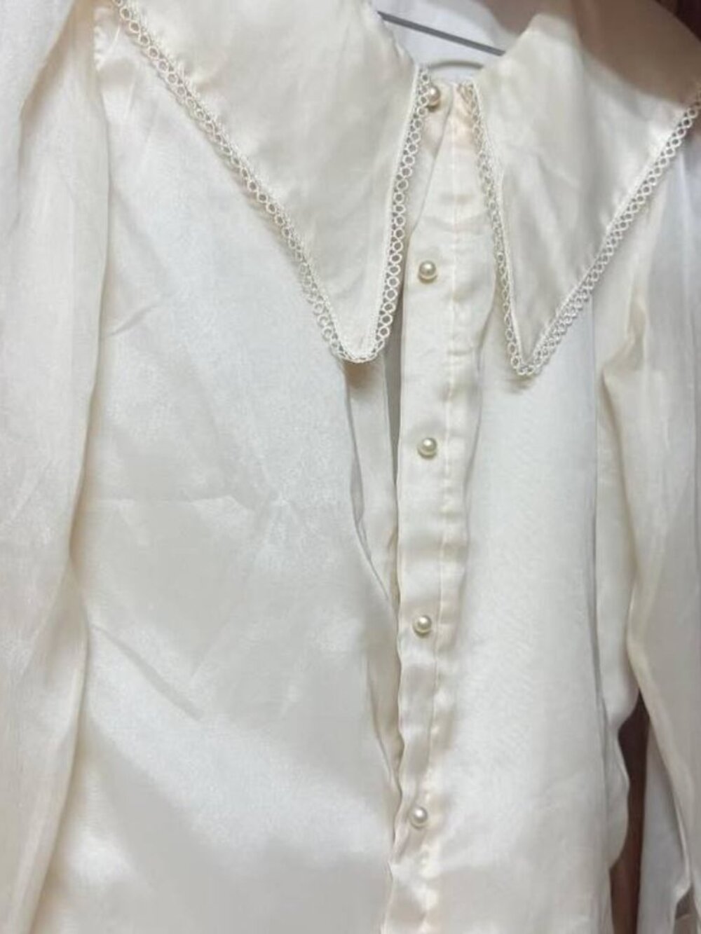 Cream Collar Blouse - Picture 2 of 3